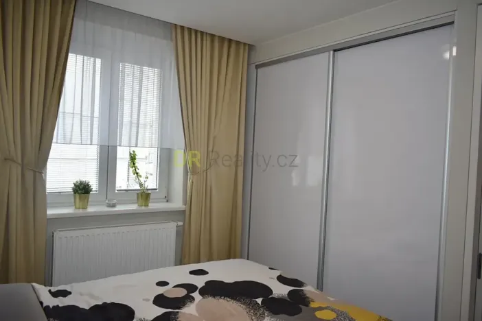 Pronájem bytu 2+kk, Brno, Ypsilantiho, 42 m2