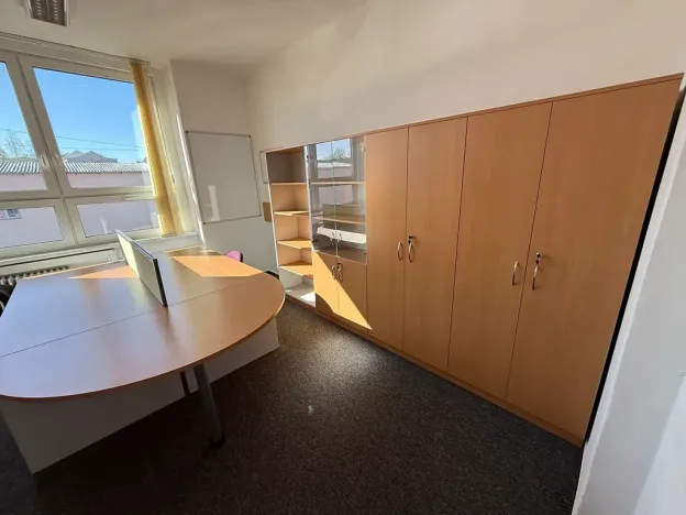 Pronájem kanceláře, Boršov nad Vltavou, Průmyslová, 19 m2