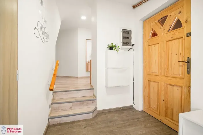 Prodej rodinného domu, Kolešov, 198 m2