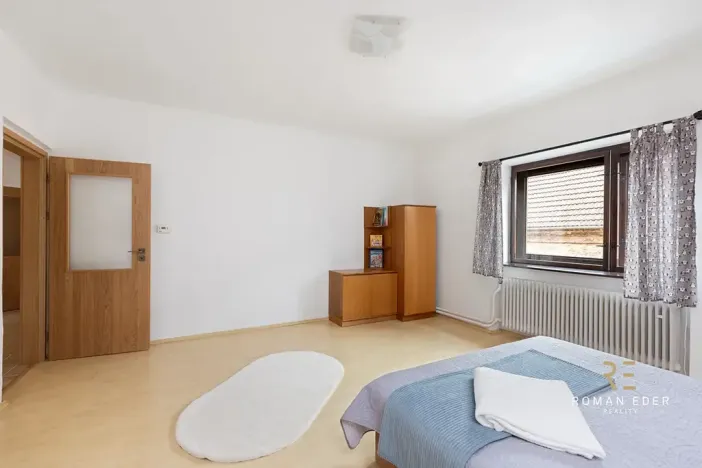 Prodej vícegeneračního domu, Chotiněves, 495 m2