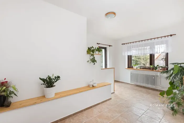 Prodej vícegeneračního domu, Chotiněves, 495 m2