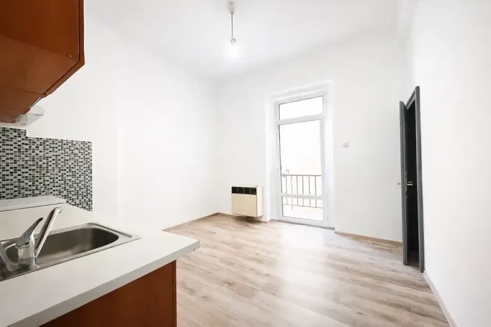 Pronájem bytu 1+1, Karlovy Vary, K. Čapka, 46 m2