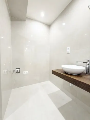 Prodej bytu 5+kk, Praha - Holyně, náměstí Pod lípou, 150 m2