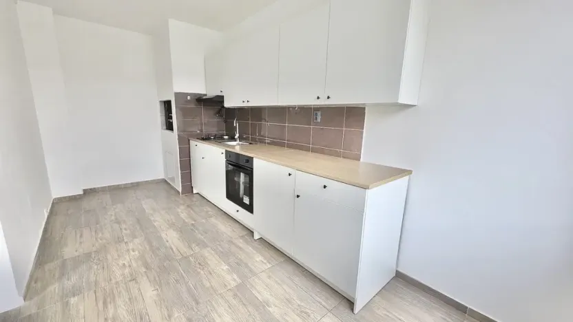 Pronájem bytu 3+1, Ústí nad Labem - Krásné Březno, V Oblouku, 72 m2