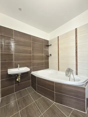 Pronájem bytu 3+1, Ústí nad Labem - Krásné Březno, V Oblouku, 72 m2