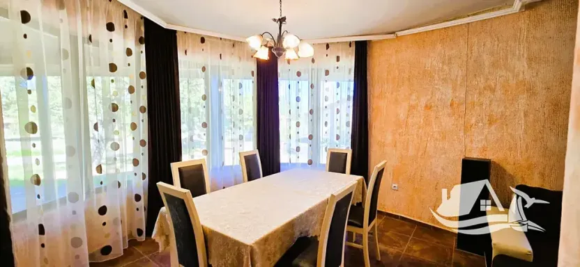 Prodej rodinného domu, Karnobat, Bulharsko, 206 m2