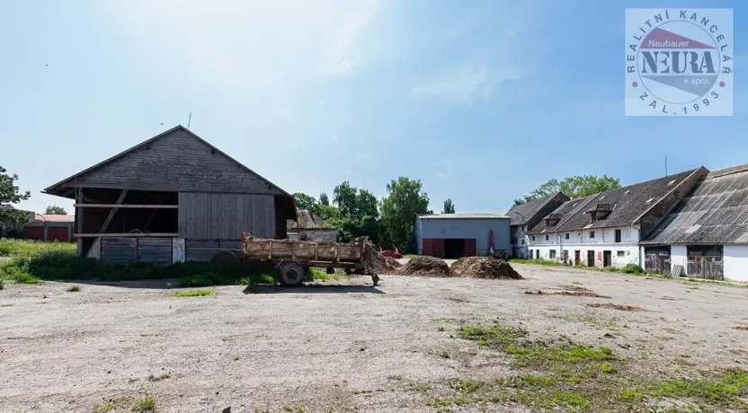 Prodej zemědělského objektu, Okrouhlice, Valečov, 25561 m2