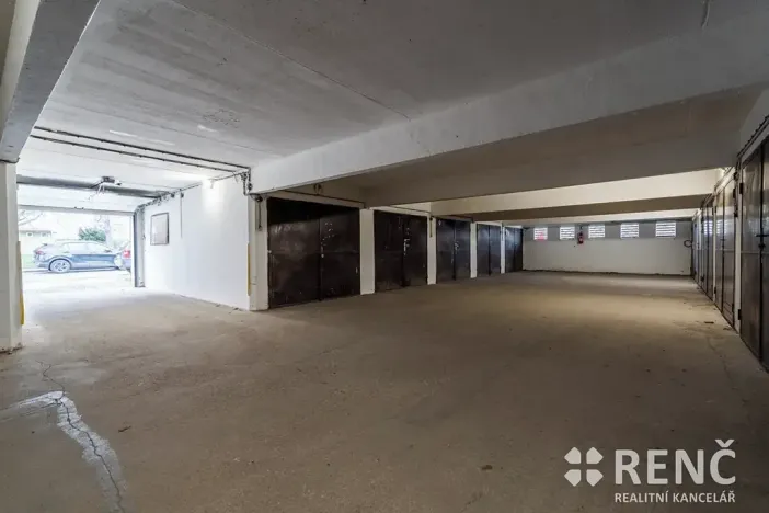 Prodej garáže, Brno, Žarošická, 18 m2