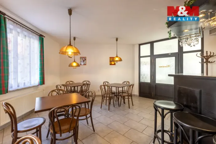 Prodej obchodního prostoru, Postoloprty, Marxovo náměstí, 440 m2