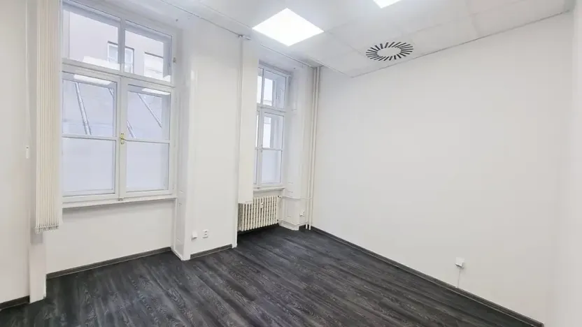 Pronájem kanceláře, Brno, Sukova, 46 m2