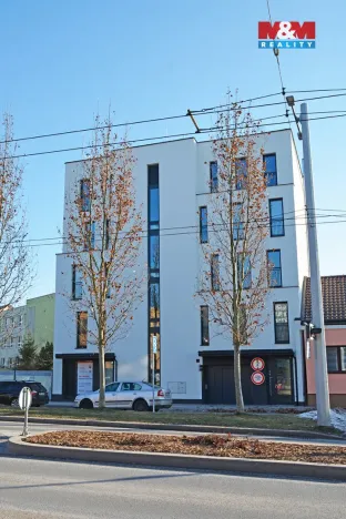 Pronájem garážového stání, Hradec Králové - Pražské Předměstí, 13 m2