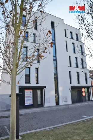 Pronájem garážového stání, Hradec Králové - Pražské Předměstí, 13 m2