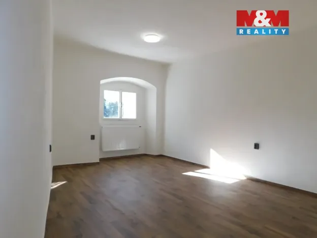 Pronájem bytu 3+1, Cheb, Dlouhá, 89 m2