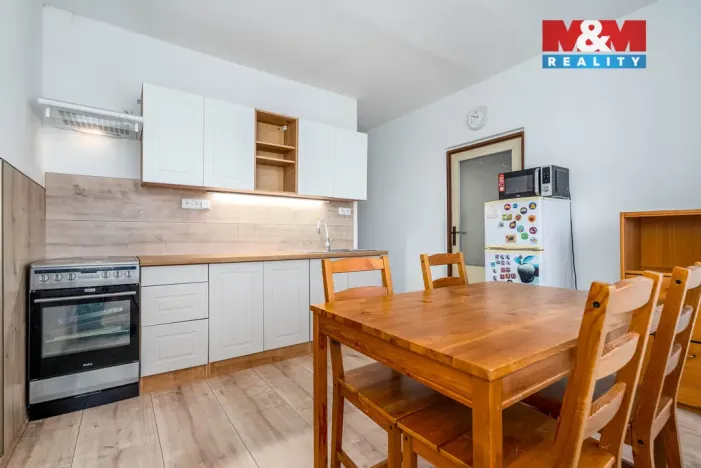 Prodej bytu 3+1, Hradec Králové - Nový Hradec Králové, třída Edvarda Beneše, 98 m2