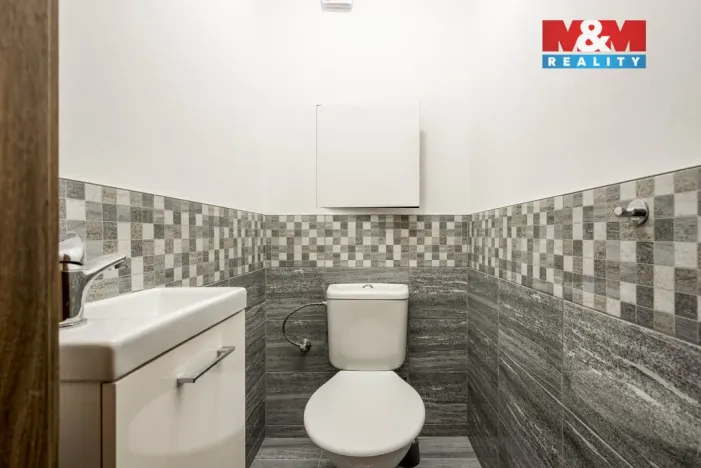 Prodej bytu 3+1, Hradec Králové - Nový Hradec Králové, třída Edvarda Beneše, 98 m2