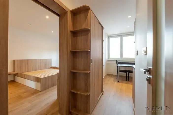 Pronájem bytu 1+1, Ostrava, Varenská, 36 m2