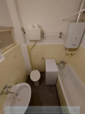 Pronájem bytu 1+kk, Praha - Vysočany, Kolbenova, 30 m2