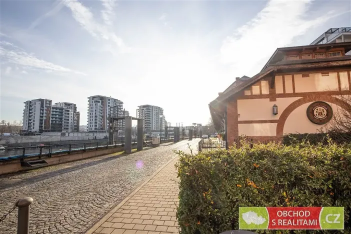 Prodej bytu 2+kk, Praha, U Uranie, 36 m2