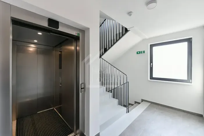 Prodej bytu 2+kk, Praha - Vysočany, V Předním Hloubětíně, 64 m2