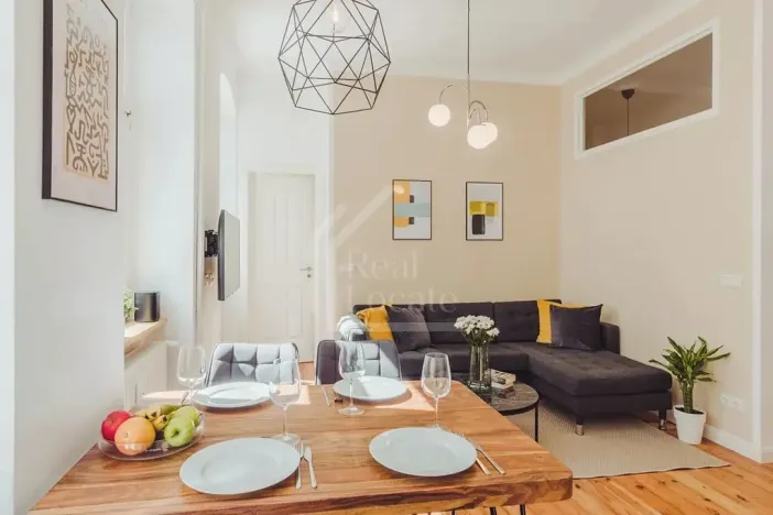 Pronájem bytu 2+kk, Praha, Pernerova, 65 m2