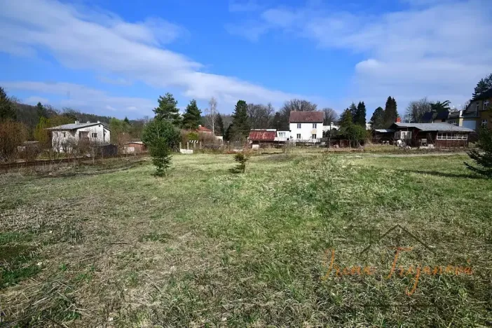 Prodej pozemku pro bydlení, Lštění, Míru, 1933 m2