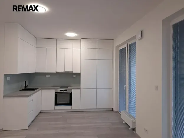 Pronájem bytu 1+kk, Praha - Modřany, Zlochova, 49 m2
