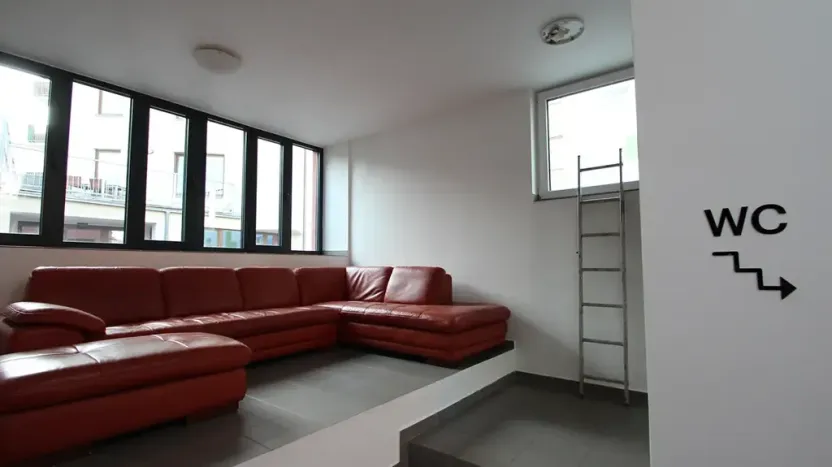 Pronájem kanceláře, Praha - Libeň, Lihovarská, 706 m2