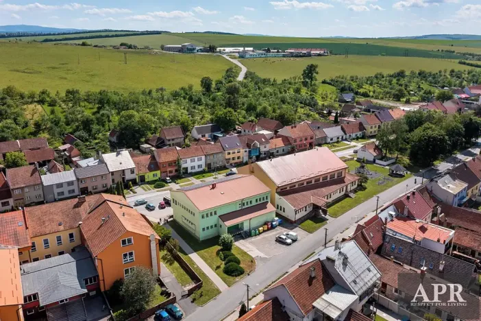 Pronájem obchodního prostoru, Šumice, 270 m2