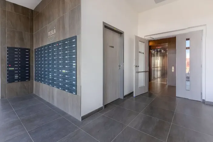 Pronájem bytu 1+kk, Praha - Hloubětín, Poděbradská, 33 m2