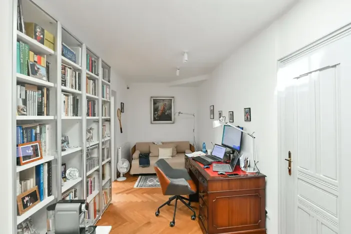 Prodej atypického bytu, Praha, Valentinská, 108 m2