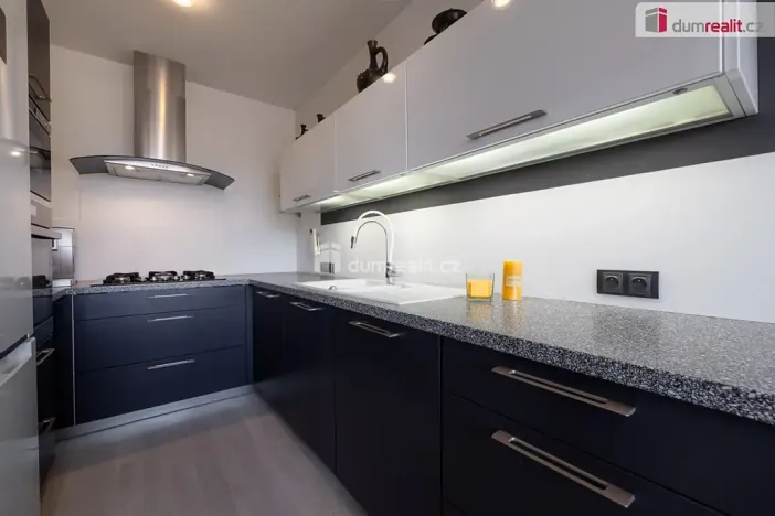 Prodej bytu 3+1, Praha - Řepy, Nevanova, 73 m2