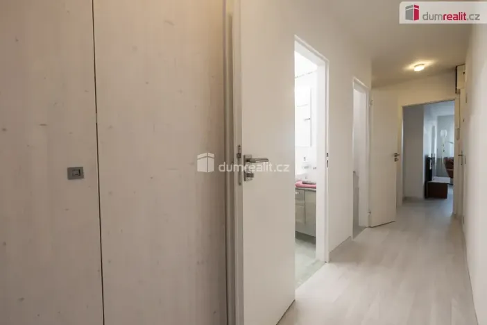 Prodej bytu 3+1, Praha - Řepy, Nevanova, 73 m2