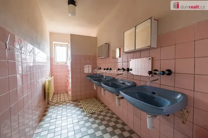 Prodej ubytování, Valeč, 43069 m2