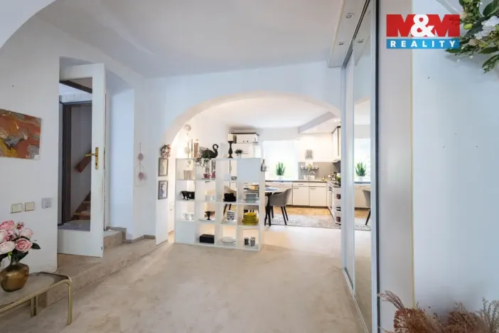 Prodej rodinného domu, Loučim, 300 m2