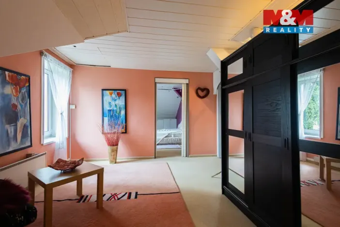 Prodej rodinného domu, Loučim, 300 m2