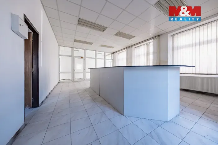 Prodej výrobních prostor, Načeradec, Zámecké náměstí, 1800 m2