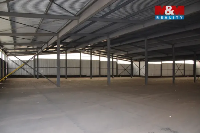 Pronájem skladu, Červený Kostelec, Jiráskova, 4000 m2