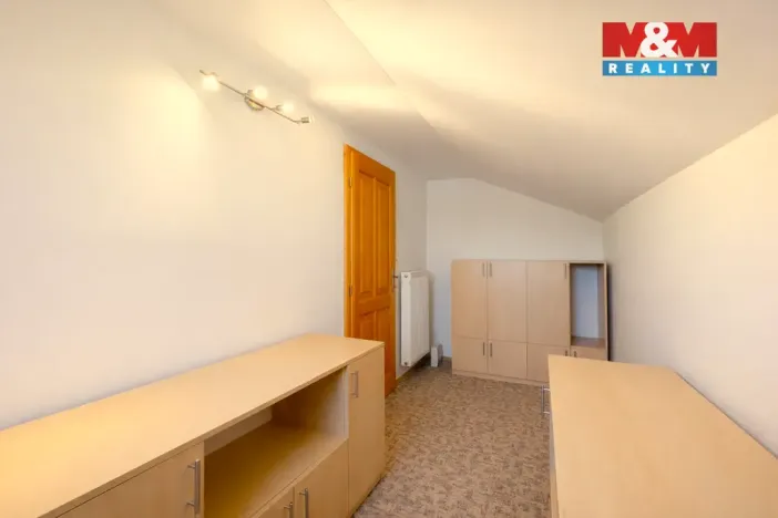 Prodej rodinného domu, Chrast - Podlažice, 280 m2