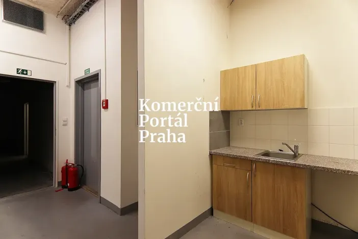 Pronájem obchodního prostoru, Praha - Krč, Olbrachtova, 200 m2