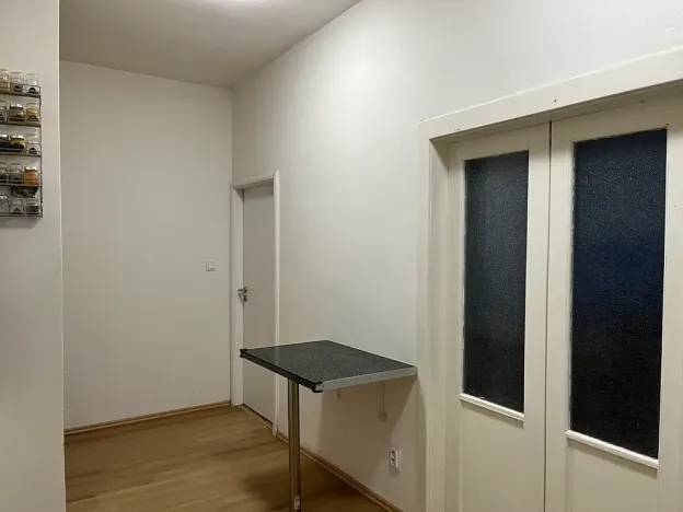 Pronájem bytu 3+1, Praha - Vysočany, Poděbradská, 74 m2