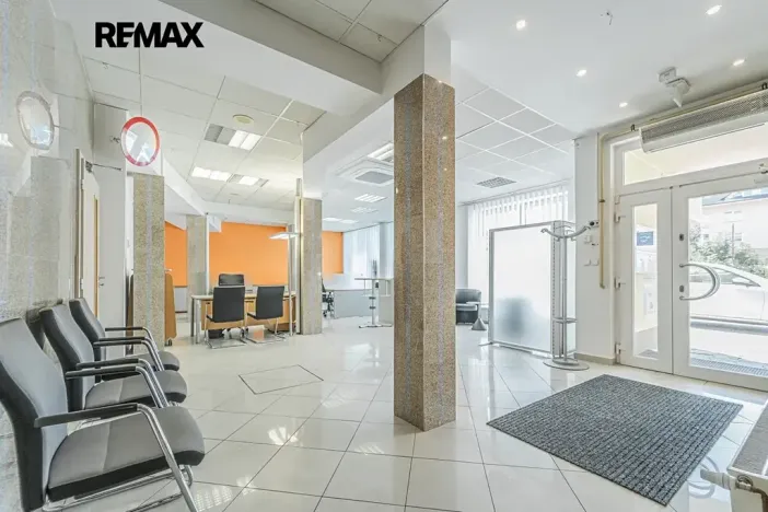 Pronájem kanceláře, Kladno, Osvoboz. pol. vězňů, 183 m2