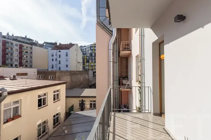 Pronájem bytu 2+kk, Praha - Libeň, Lihovarská, 43 m2