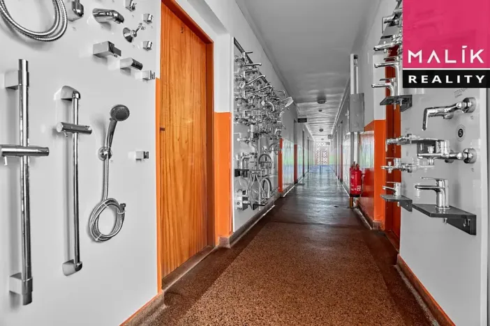 Pronájem obchodního prostoru, Ostrov, Hlavní třída, 50 m2