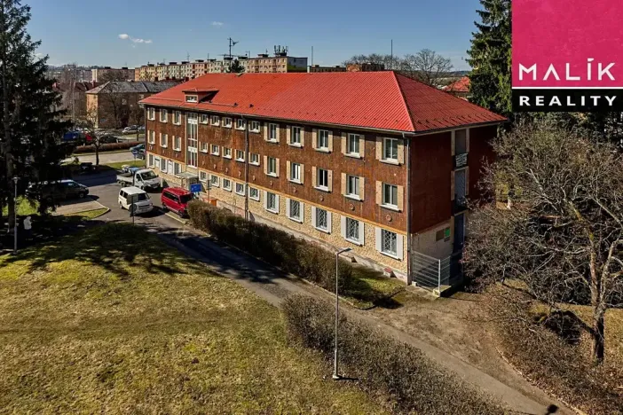 Pronájem obchodního prostoru, Ostrov, Hlavní třída, 50 m2