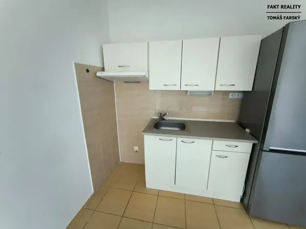 Pronájem bytu 1+kk, Děčín, Želenická, 25 m2