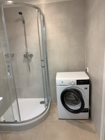 Pronájem bytu 1+kk, Praha - Hloubětín, Poděbradská, 42 m2