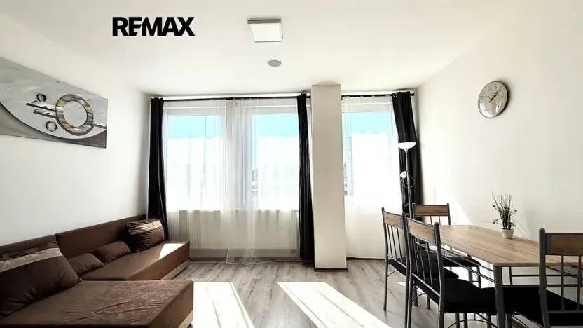 Pronájem bytu 1+kk, Praha - Vinohrady, Perucká, 25 m2