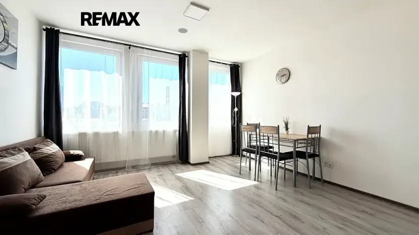 Pronájem bytu 1+kk, Praha - Vinohrady, Perucká, 25 m2