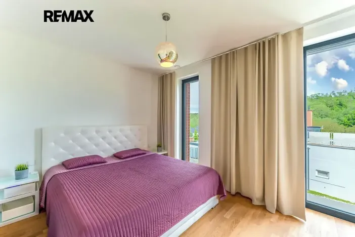 Pronájem rodinného domu, Praha - Dejvice, V Šáreckém údolí, 201 m2