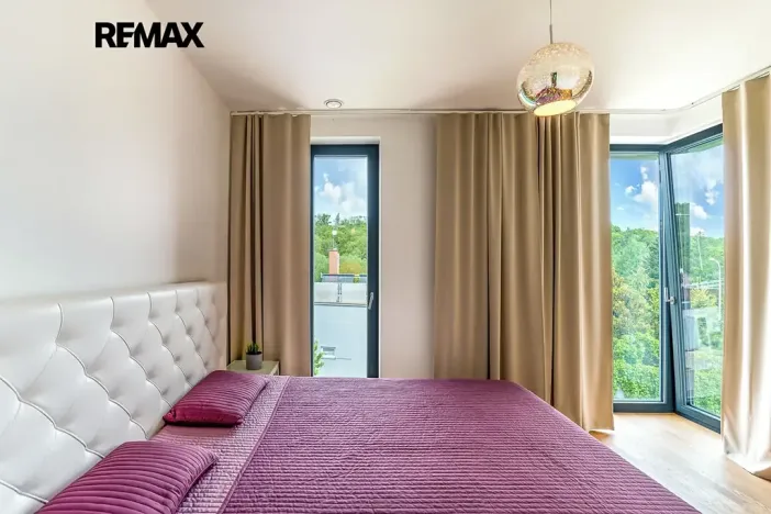 Pronájem rodinného domu, Praha - Dejvice, V Šáreckém údolí, 201 m2